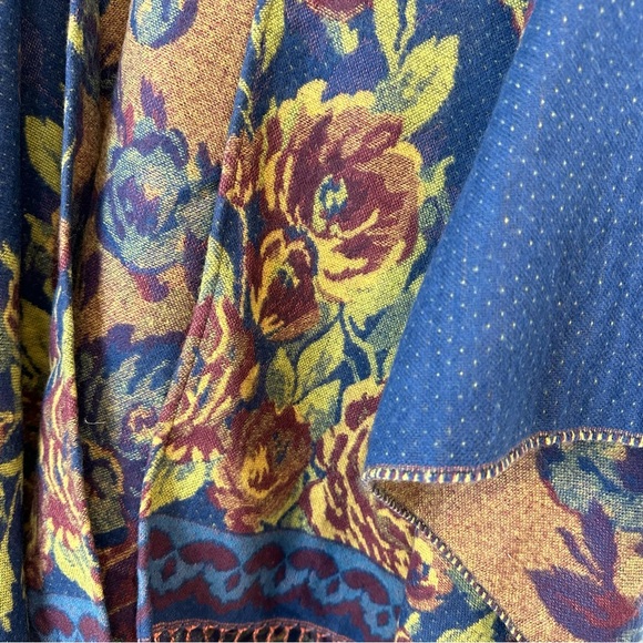 Cejon Rose Motif Cape Wrap Open Poncho OSFM - Picture 5 of 7